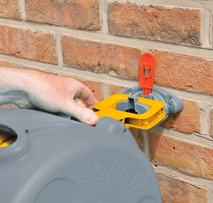 Hozelock Compact Reel 25m - Alton Garden Centre 4 Hozelock Compact Reel 25m - Alton Garden Centre - Image 2