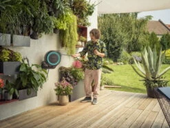 Gardena Wall-Mounted Hose Box RollUp M, 20m - Alton Garden Centre -Konstsmidee Shop BN 842826