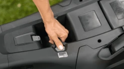 BOSCH AdvancedRotak 650 Electric Lawnmower | Alton Garden Centre -Konstsmidee Shop Bosch Advanced Rotak 650 3