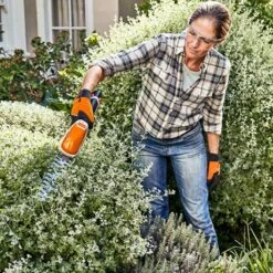 STIHL HSA 26 Cordless Garden Shears - Alton Garden Centre -Konstsmidee Shop products hsa 26 3