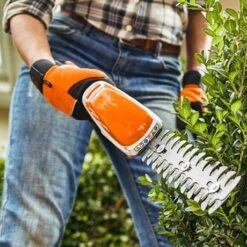 STIHL HSA 26 Cordless Garden Shears - Alton Garden Centre -Konstsmidee Shop products hsa 26 4
