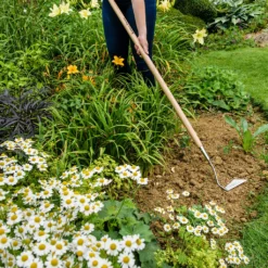 Kent & Stowe Long 3 Edge Hoe ~ Stainless Steel - Alton Garden Centre -Konstsmidee Shop stainless steel long handled 3 edge hoe long shot kent and stowe 70100037